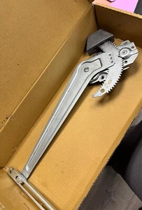 Window Regulator - Picture 1 of 4