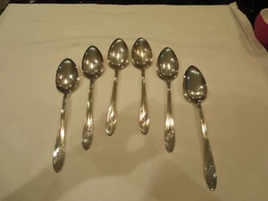 Set of 6 Oneida Queen Bess II Silverplate Tablespoon/Serving Spoons - Picture 1 of 3