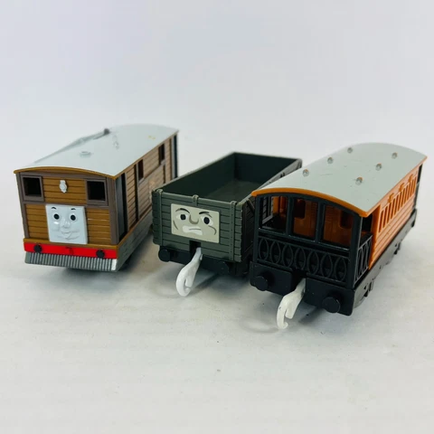 Thomas & Friends TrackMaster TOBY Train Engine + HENRIETTA  + Troublesome Truck Cover