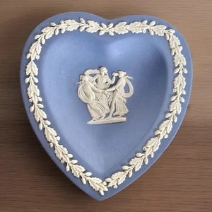 Vintage Pale Blue Jasper Ware Wedgwood Heart Shape Trinket Pin Dish,  4-1/2" - Picture 1 of 10