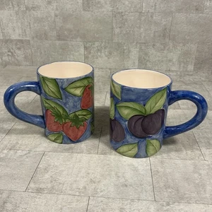 Menge 2 Pier 1 Imports große Kaffeetassen Trauben & Erdbeeren Set kleine Chips - Bild 1 von 14