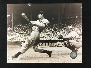 Joe DiMaggio New York Yankees Baseball 8x10 Black & White Photo - Picture 1 of 1