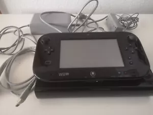 Nintendo WiiU inkl. 3 Spiele USK 18 - Bild 1 von 4
