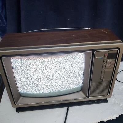 ENVISION EM3921R  CRT Retro Gaming  13" TV  Woodgrain Body. Vintage. No Remote.  - Image 1 of 4