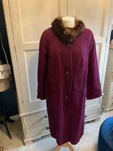 VINTAGE 1950’s PURPLE COAT WITH FUR COLLAR SIZE 18 - Picture 1 of 8