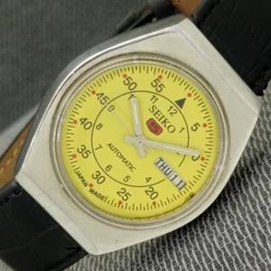 VINTAGE SEIKO 5 AUTOMATIC JAPAN MENS DAY&DATE YELLOW COLOR DIAL WATCH a1095-A - Imagen 1 de 10