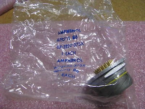 AMPHENOL CONNECTOR # 67-3E20-37SX NSN: 5935-00-900-0859 - Picture 1 of 5