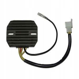 REGOLATORE DI TENSIONE SUZUKI GSX 550 ES/EF/EU (16VALVOLE) - Picture 1 of 6