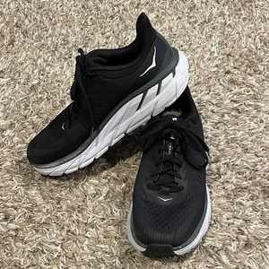 Hoka One One Clifton 7 Damenschuhe Größe 9,5 schwarz weiß Laufen Straße D Weite - Bild 1 von 12