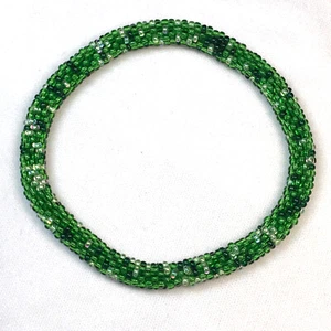 Grüne Perlen Suppe-Samen Perle Häkelarmband - 7..5" Handgelenk - Bild 1 von 3