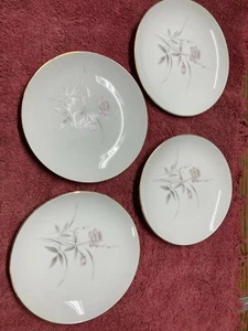Vintage Royal Sovereign Japan BLUSH ROSE Saucer Plate Pink Rose 6 1/2" set of 4 - Picture 1 of 4