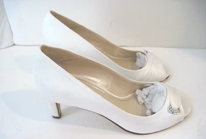 Caparros Formal / Wedding White Heels w/ Rhinestones Size 10 B, NEW - Picture 1 of 5
