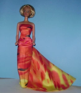 Handgefertigtes Kleid + Schuhe im Vintage Stil für Barbie - Bild 1 von 4