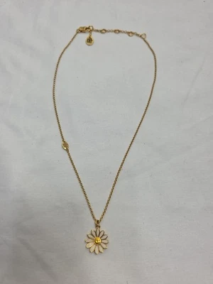 JUICY COUTURE GOLD TONE WHITE ENAMEL DAISY FLOWER RHINESTONE PENDANT NECKLACE - Image 1 of 4