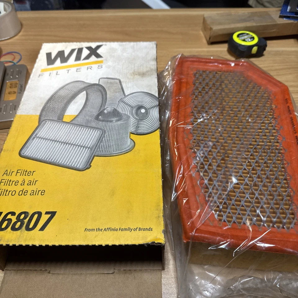 Filtro de aire WIX 46807 para 04-10 Ford E-350 Club Wagon E-350 SD Foto 1 de 4