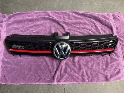 Parrilla superior delantera OEM R5414 DG para Volkswagen Golf MK6 GTI 2010 a 2014 Foto 1 de 4