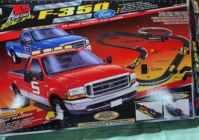 De colección Ford Super Duty F-350 escala HO ¡Pista Ranura Eléctrica con Caja y Camiones! Foto 1 de 4