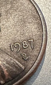 1987 D/D Lincoln Penny. Mint D twice different angles - Picture 1 of 4