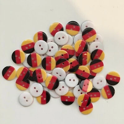 60 St. Deutsche Flagge Knöpfe aus Acryl, 18mm, DIY, scrapbooking Nähen - Bild 1 von 2