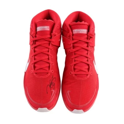 Kevin Durant Signed Pair of Nike Shoes (PSA) - Image 1 of 3