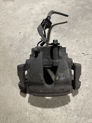 Pinza de freno delantera derecha Mercedes Benz ML350 W164 2006-2011 OEM Foto 1 de 4