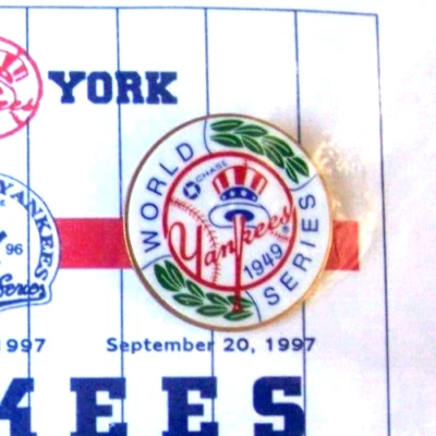 New York Yankees pin 1949 World Series Chase SGA sealed backing card WS NY 42604 - Image 1 of 4