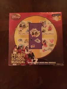 Pegatinas de casillero/maravillas de pared reposicionables musicales de Disney High School, nuevas - Imagen 1 de 2