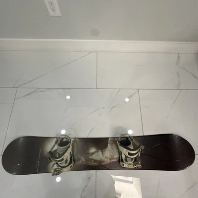 156 cm Ride Profile Snowboard with Original Ride Bindings Good Condition - Image 1 of 4