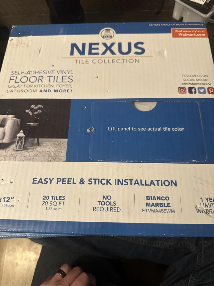 Paquete de 20 azulejos de vinilo de mármol Bianco pelar y pegar piso autoadhesivo para pisos Foto 1 de 4