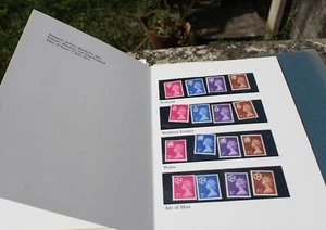 Timbres Grande Bretagne 1971 -72 Album commémoratif UPU BERNE 26 timbres neufs - Picture 1 of 8