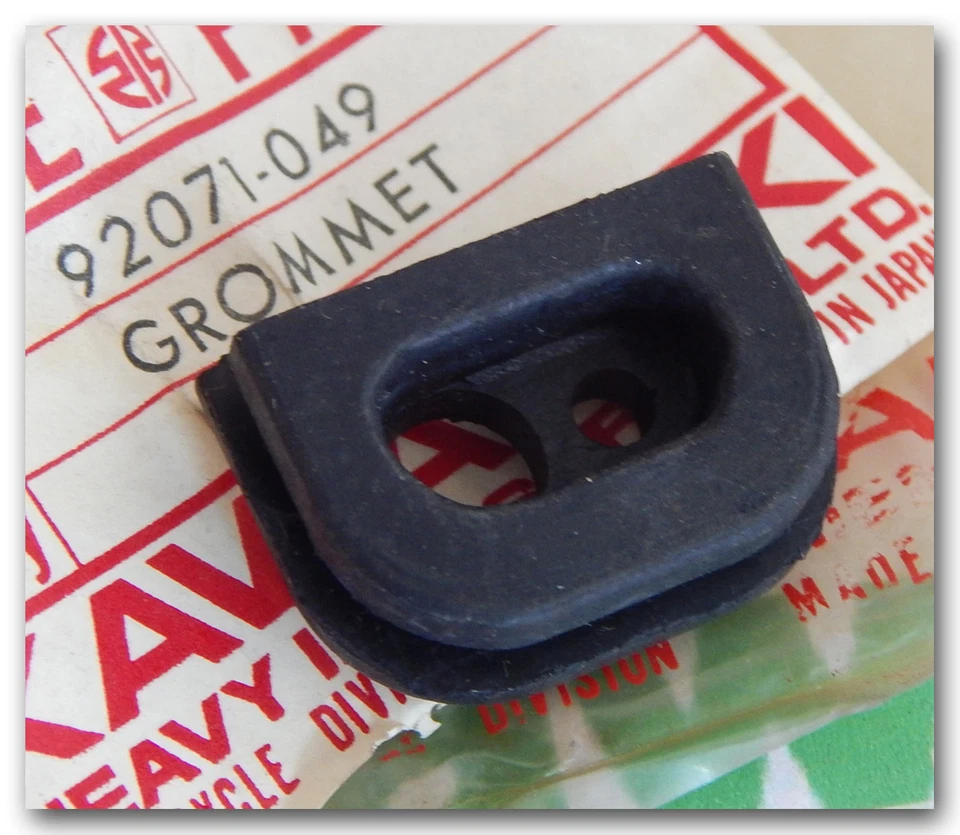 PARTE KAWASAKI MT1 75 MINI TRAIL KV75 GUÍA DE GOMA DE GOMA PARA LÍNEA DE ACEITE 92071-049 NOS Foto 1 de 1