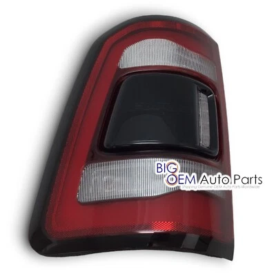 Luz de lámpara trasera LED bisel negro lado conductor rebelde Ram 1500 TRX 19-24 55112993AD Foto 1 de 4