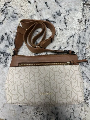 Bolsa tiracolo Calvin Klein  - Imagem 1 de 4