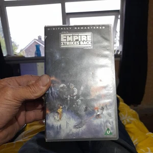 Star Wars The Empire Strikes Back - Digitally Remastered (VHS) - Picture 1 of 2