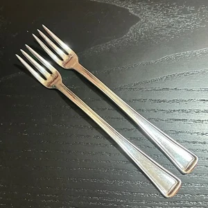 Vtg VICTOR SILVERPLATE / International "NORMAN" 2 SEAFOOD COCKTAIL FORKS - 1953 - Picture 1 of 2