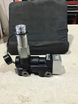 Válvula de freno AGCO 581357D1 Foto 1 de 4