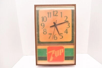 Reloj de Pared Colgante Vintage 7 Up Letrero Iluminado Anuncio 7up 12x18 No Funciona Foto 1 de 4
