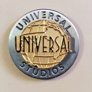 UNIVERSAL STUDIOS 90's Gold/ Chrome 3D Metal PIN! On original card! - Picture 1 of 3