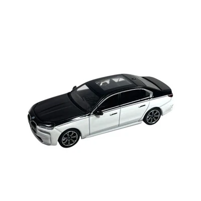 Modellino Auto Mini GT 1/64 BMW i7 xDrive60 Alpine White/Black Sapphire - Immagine 1 di 4