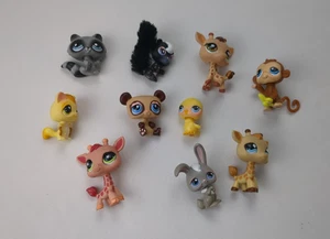 Lote de 10 figuras de Littlest Pet Shop Hasbro jirafa conejito mono mofeta juguetes LPS - Imagen 1 de 3