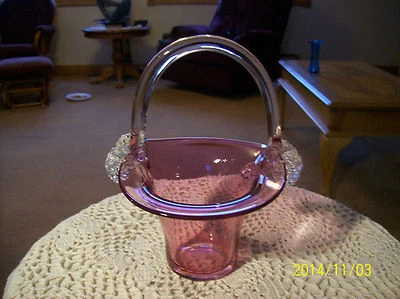 Винтажная корзина ручной работы из художественного стекла с хрустальными листьями и ручками из клюквы - Изображение 1 из 4