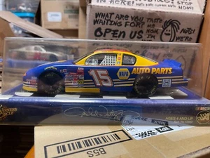 Winner's Circle 2001 Michael Waltrip #15 Napa Monte Carlo 1/24 Scale Diecast - Picture 1 of 4
