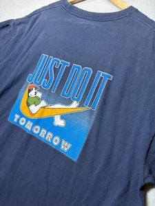 Vintage Big Dogs Shirt Erwachsene Extra Large 2XL Just Do It Tomorrow Nike Parodie Y2K - Bild 1 von 4