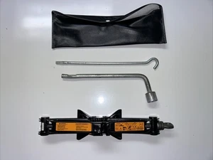2012 2019 NISSAN VERSA JACK, SPARE WHEEL TOOLS - Picture 1 of 7