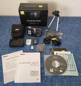 Vintage • Nikon Coolpix S1000pj • 12,1 MP • Proiettore • Fotocamera digitale con accessori! - Foto 1 di 21