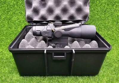 Trijicon 3x30 小巧型 ACOG 步枪瞄准镜红色十字准线 Q-LOQ 安装 - TA33-C-400376 — 第 1/4 张图片