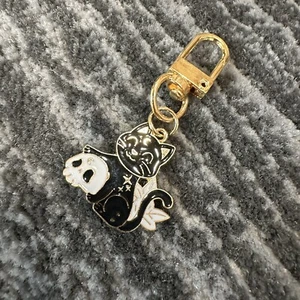 Enamel Cat Skull Bag Charm Black Kitten White Dangle Clip On 1” Halloween New - Picture 1 of 4