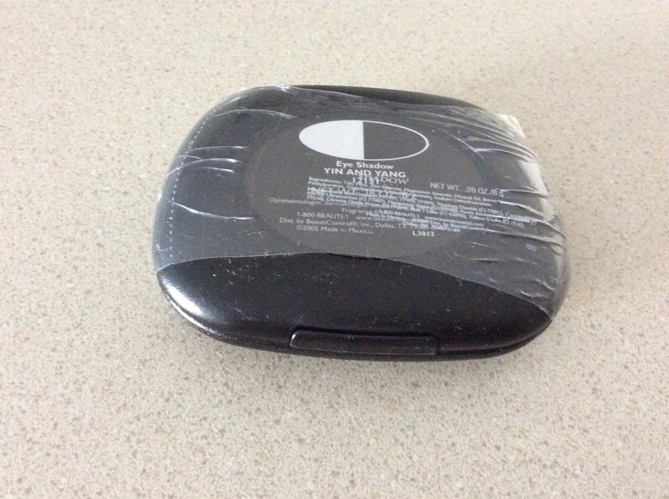 EYESHADOW BeautiControl Yin And Yang Eye Shadow Duo Highlighter