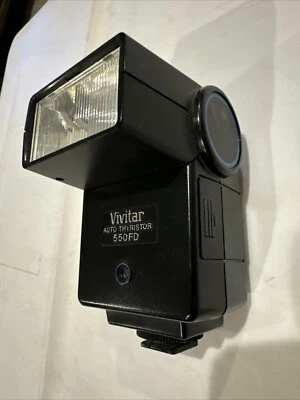 VIVITAR Auto Thyristor 550 FD Flash Minolta/ Pentax/Canon/Olympus - Image 1 of 4