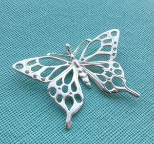 SOLID 925 STERLING SILVER LARGE SWALLOWTAIL BUTTERFLY TOTEM PENDANT - Picture 1 of 10